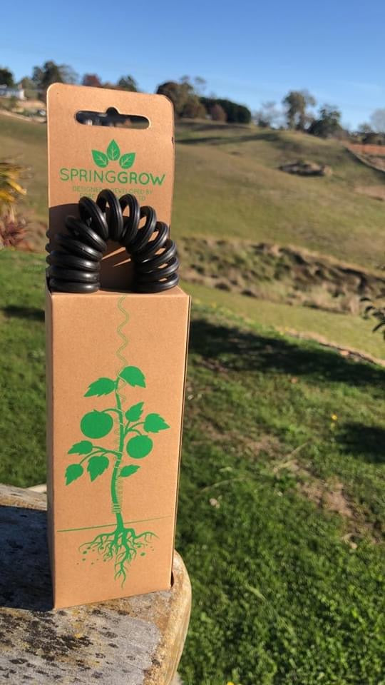 Plant support system, expandable helical spring with unique clip.  Expands to 3.2 metres, perfect for tomatoes , peppers, beans and hops. 